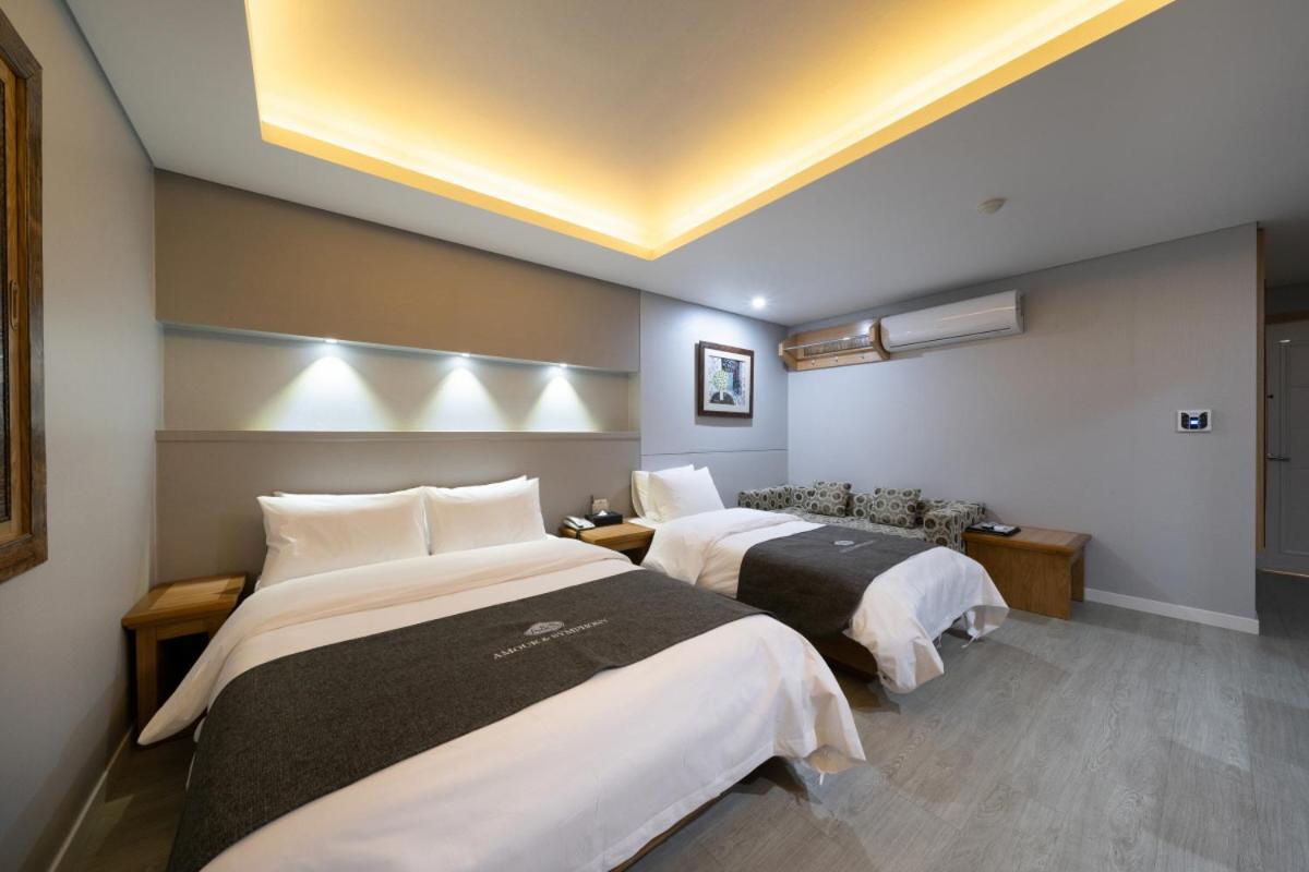 Symphony Hotel Сувон Екстериор снимка