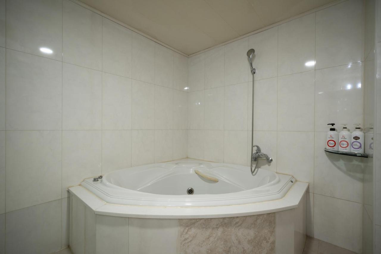 Symphony Hotel Сувон Екстериор снимка