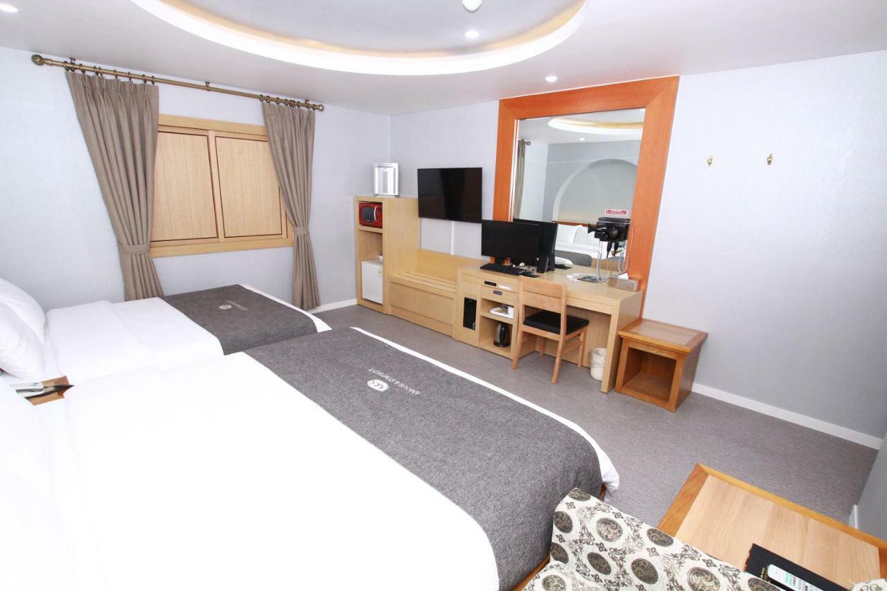 Symphony Hotel Сувон Екстериор снимка