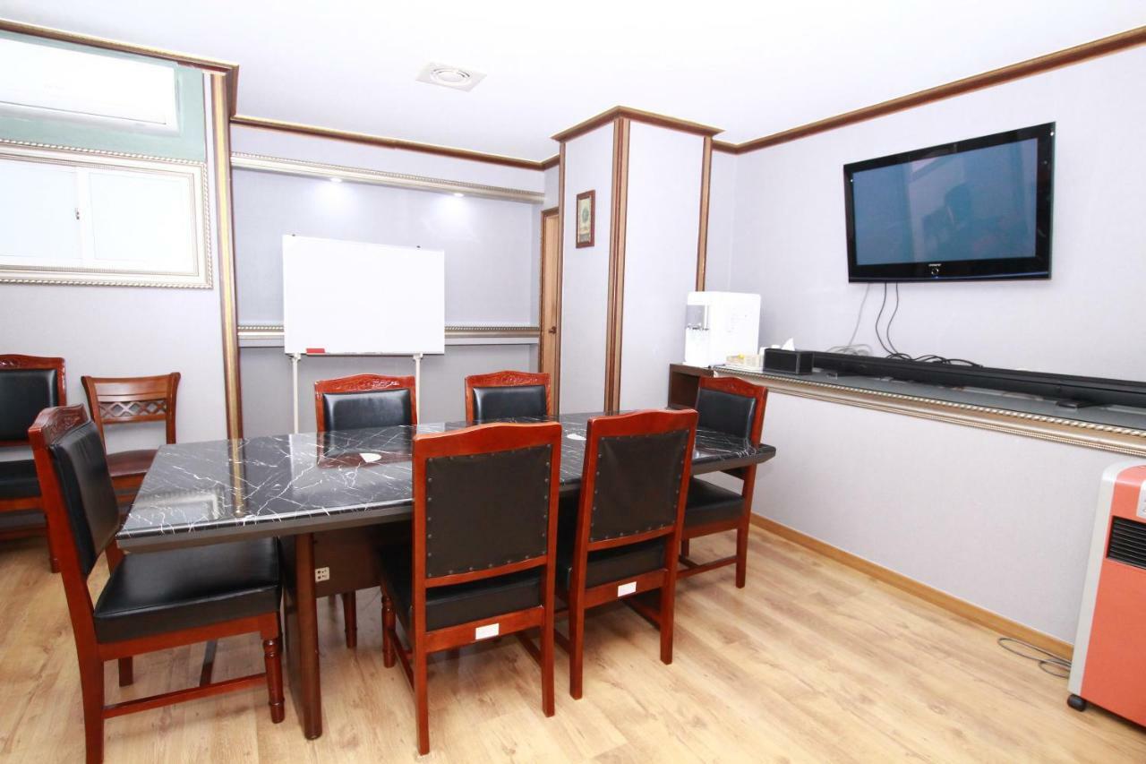 Symphony Hotel Сувон Екстериор снимка